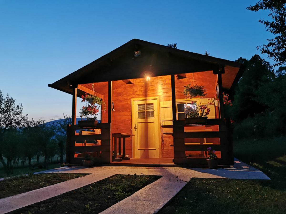 Cottage La Sierra With Jacuzzi Korenica Esterno foto